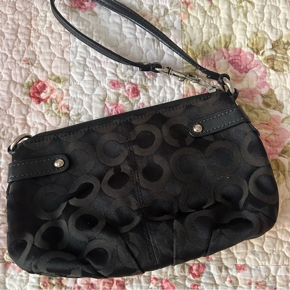 Vintage Coach Y2K Black Wristlet with silver accents - Picture 5 of 10